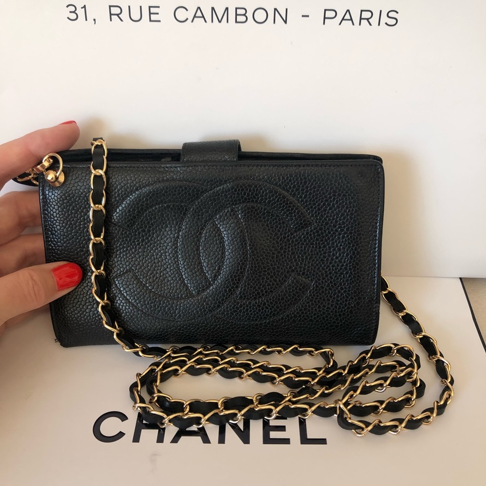 CHANEL Black Leather CC Logo Wallet with Chain Vin